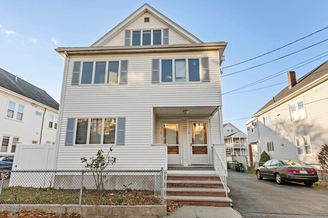 Building Photo - 14 St Marys St Unit 2