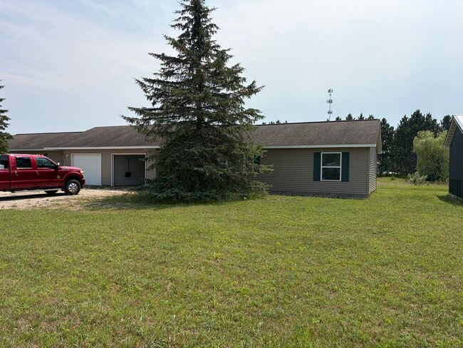 Building Photo - 5593 Up North Dr Unit 5593