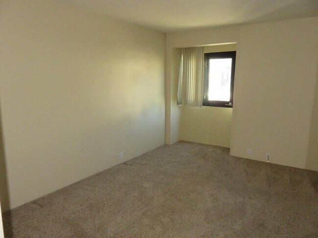 Photo - 2442 Union St