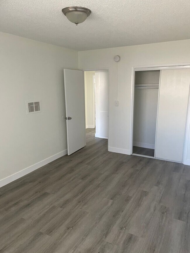 Photo - 821 Glenway Drive
