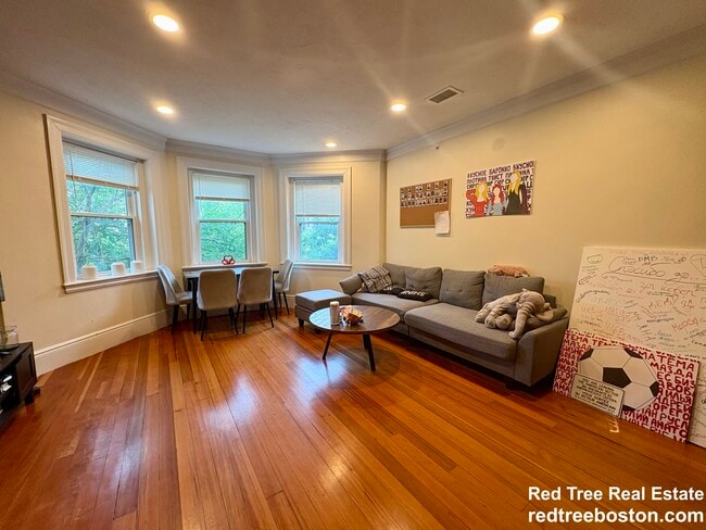 Photo - 1616 Beacon St Unit 2