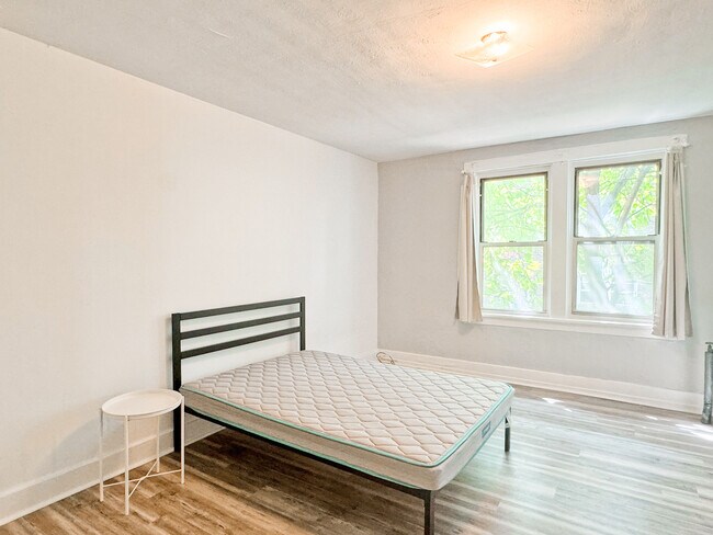 Photo - 5846 Alderson St Unidad APT3