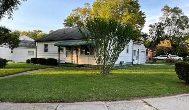 Photo - 311 W Ainsworth St House