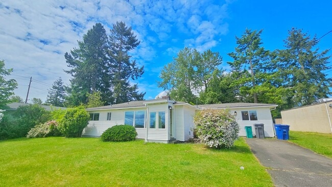 3 Bed 1.25 Bath Single Family Home in Renton - 3 Bed 1.25 Bath Single Family Home in Renton