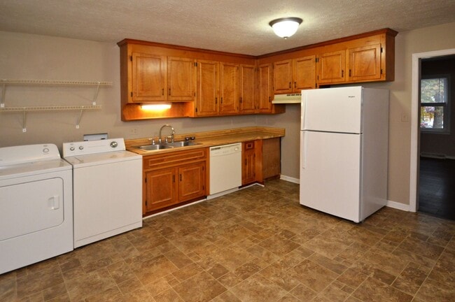 Photo - 2 Bedroom Duplex off Wards Ferry Rd