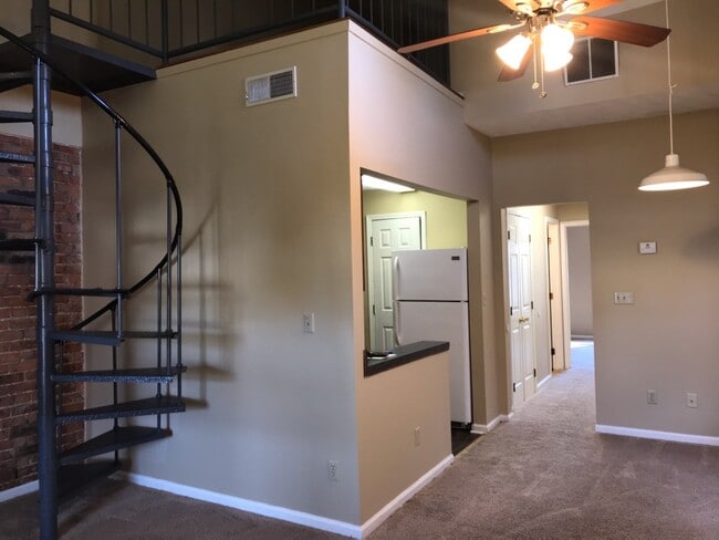 809 E Maple St Unidad B