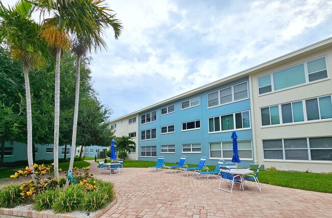 Photo - Fully Furnished 2 Bedroom 2 Bath St. Pete ... Unit 240