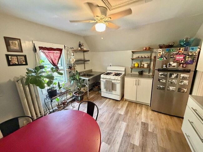 Photo - 145 Downs St Unit Apt 3
