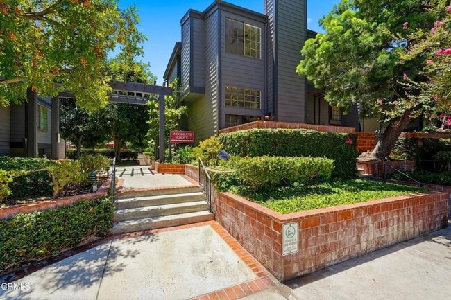 Photo - 22028 Collins St