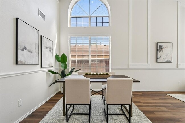 Photo - 1110 Blue Fox Dr