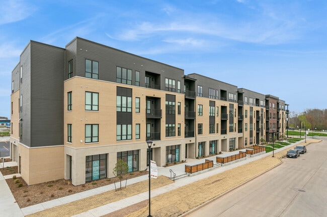 Building Photo - Larsen Orchard Terrace