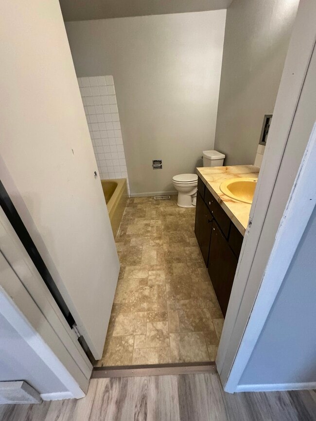 Photo - 228 E Crown Ave