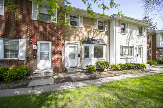 Photo - 2731 Glendale Ave Townhome