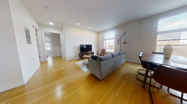 Photo - 599 Albany St