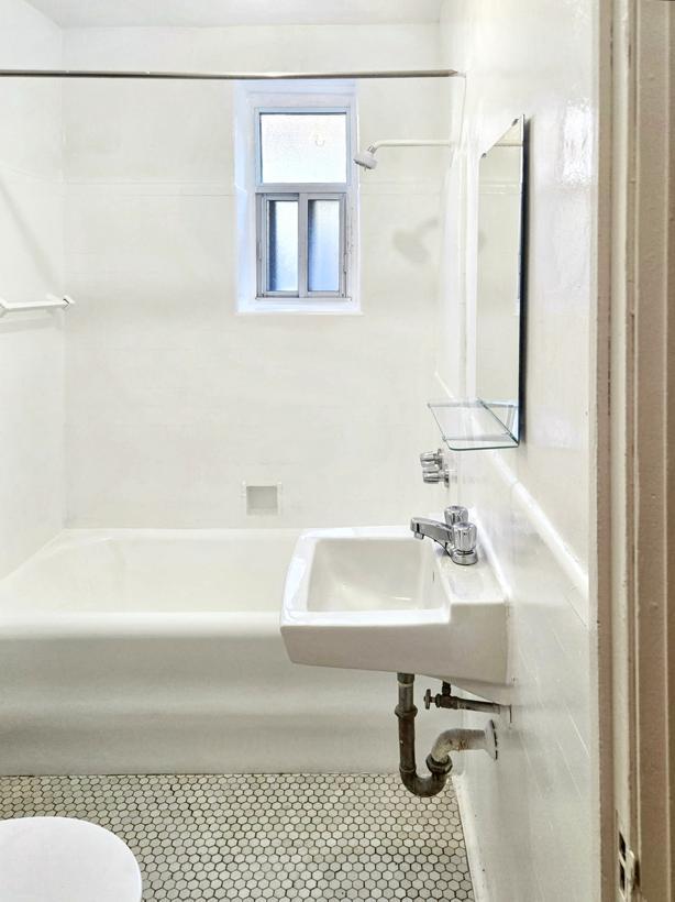 Photo - 433 WARRINGTON APARTMENTS