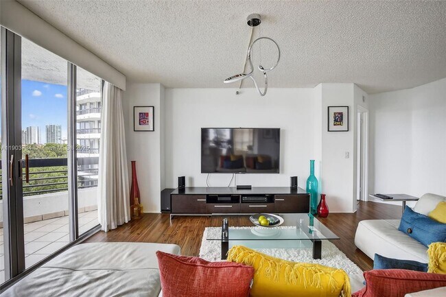 Photo - 3400 NE 192 St Unidad 505