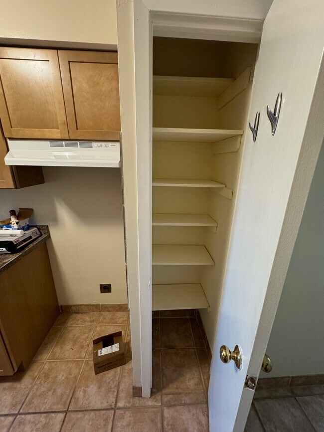 Photo - 1585 W Highland Pkwy Unit 205