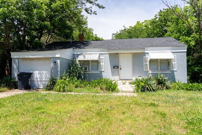 Photo - 1321 NE 39th St House