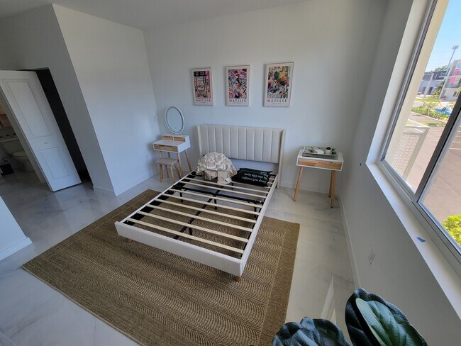 Photo - 935 SW 72nd Ave Unit A2