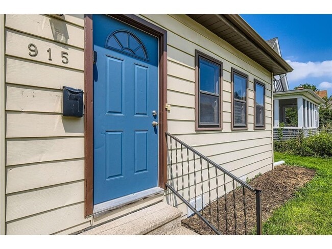 Photo - 915 Fuller Ave