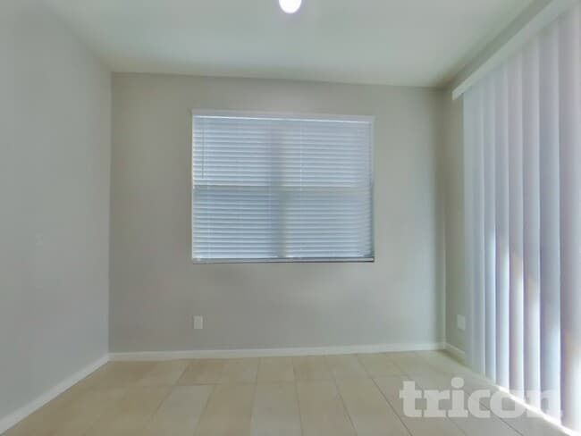 Photo - 605 W Cholena Trail