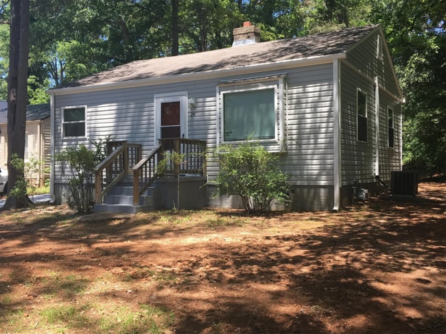 Photo - Beautiful 2 Bedroom 1 Bathroom Home with S...