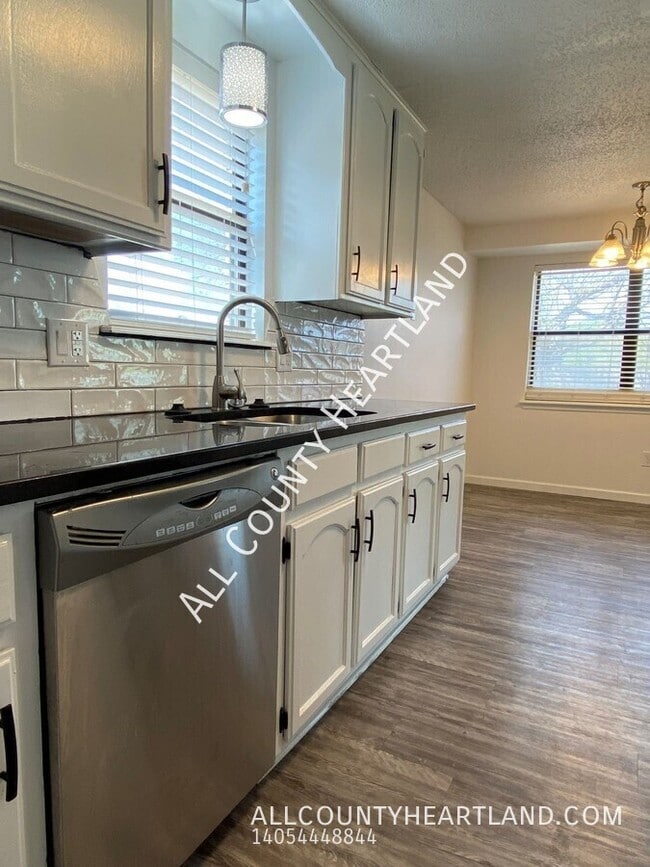 Photo - 1809 SE 12th St