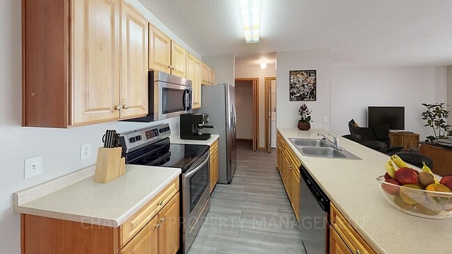 Photo - 7029 56th St