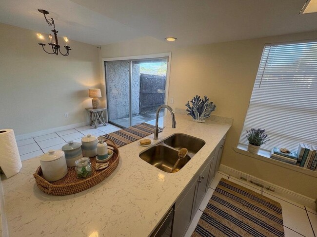 Photo - 4033 Henley Rd