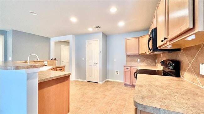 Photo - 784 Kingfisher Ln