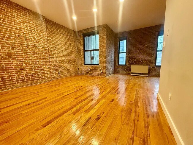 Photo - 103 E 102nd St Unit 2B