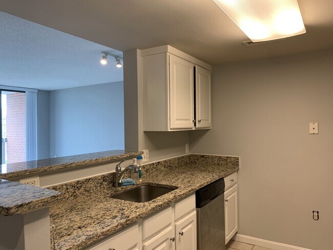 Photo - Luxury 2BD/2BA in The Gallery - Across fro...