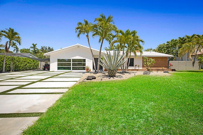 Photo - 400 NW 6th Ave Casa