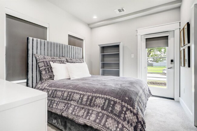 2105 Engelmohr St
