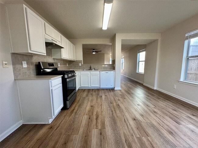 Photo - 20515 Hillsdale Park Dr