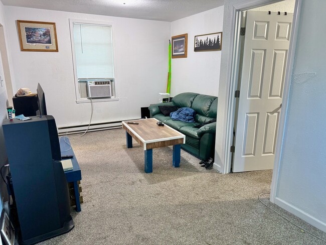 Building Photo - 727 1/2 3rd St N Rental