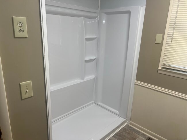 Bathroom - 509 W Limestone Rd Unit B