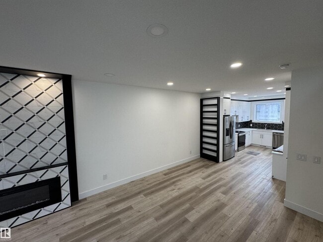 7224-7112 112 St NW