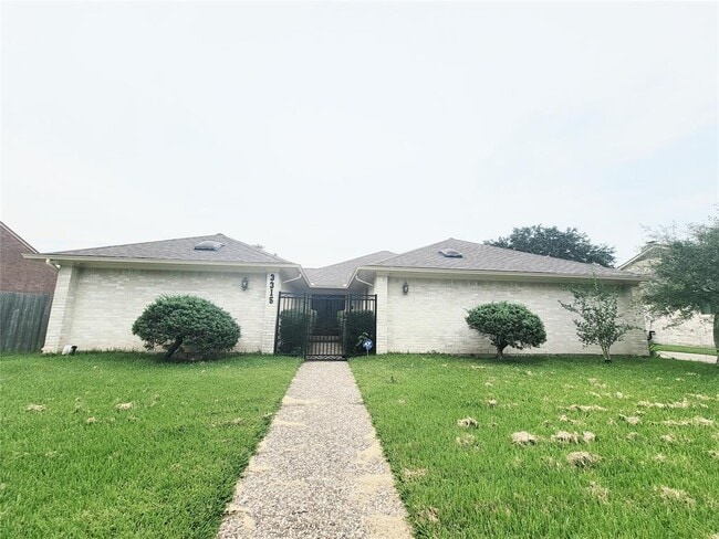 Building Photo - 3315 Country Club Blvd Rental