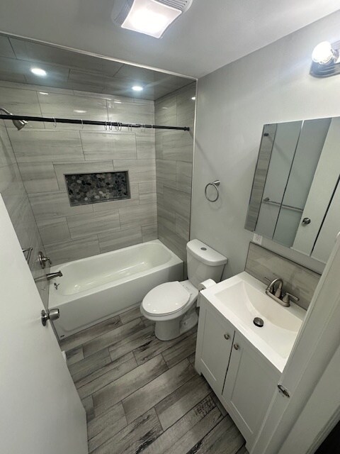 Photo - 1185 Woodbridge Rd Unit 3