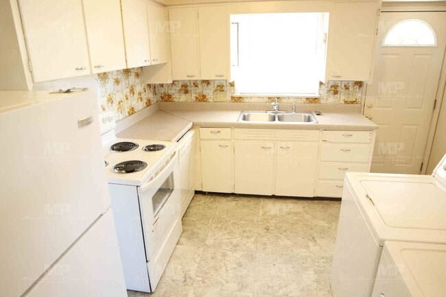 Photo - 609 W Prospect Rd