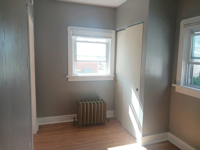 Photo - 3185 S Sherman St