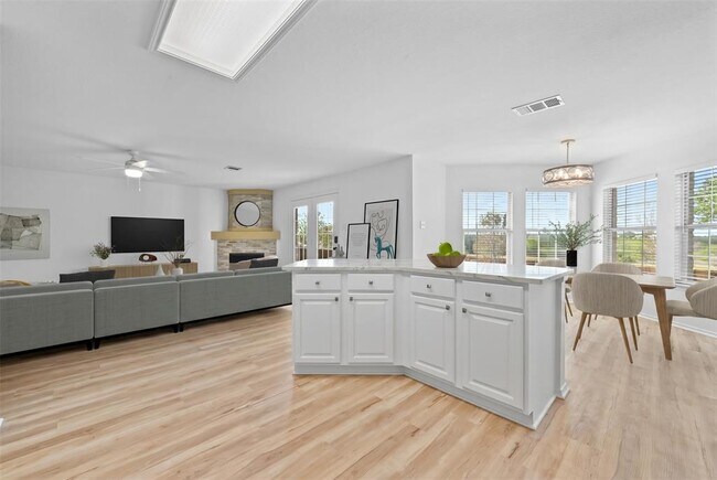 Photo - 2412 Regal Park Ln