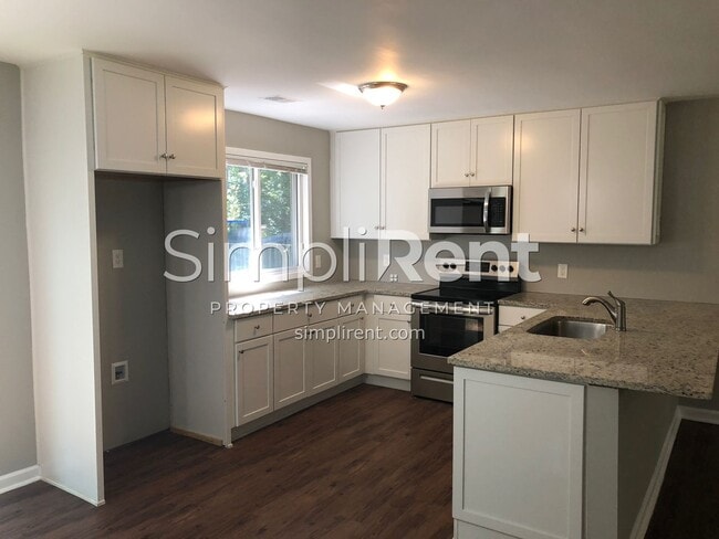 Photo - JUST REDUCED! 4 Bdrm / 2 Bath Home - 1st m...