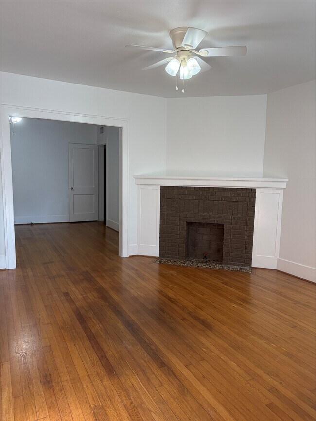 Building Photo - 1719 Dunlavy St