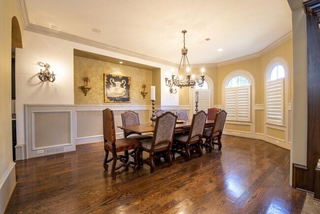 Photo - 2170 Heathermoor Hill Dr NE