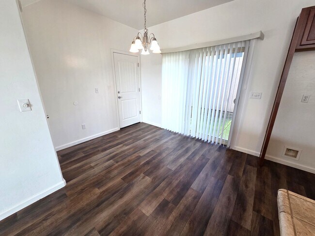 Photo - Beautiful 3 Bedroom 2.5 Townhouse by Summit Charter Academy