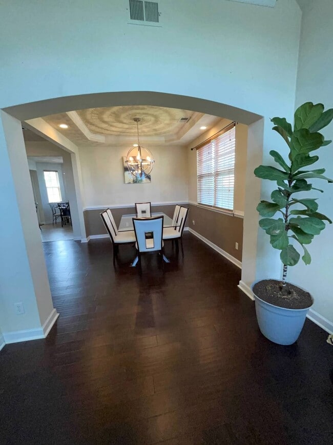 Photo - 1372 Akinburry Rd