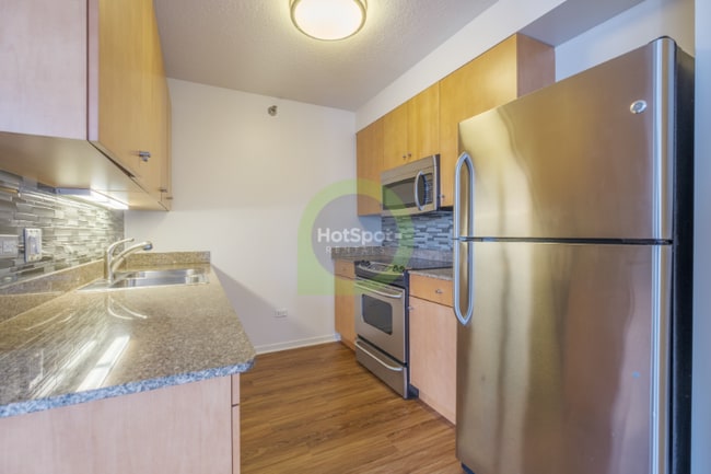 Building Photo - 528 N Kingsbury St Rental