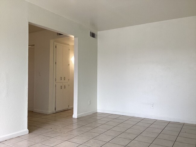 Photo - 3278 - Lucas Unit 1